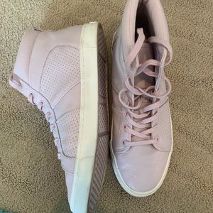 Old Navy Women’s Sneakers - Size 8! Barely worn!!